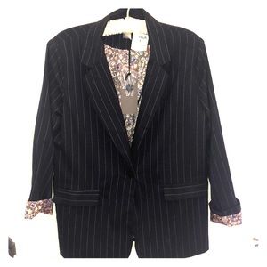 Pinstriped ☀️ Blazer in Navy